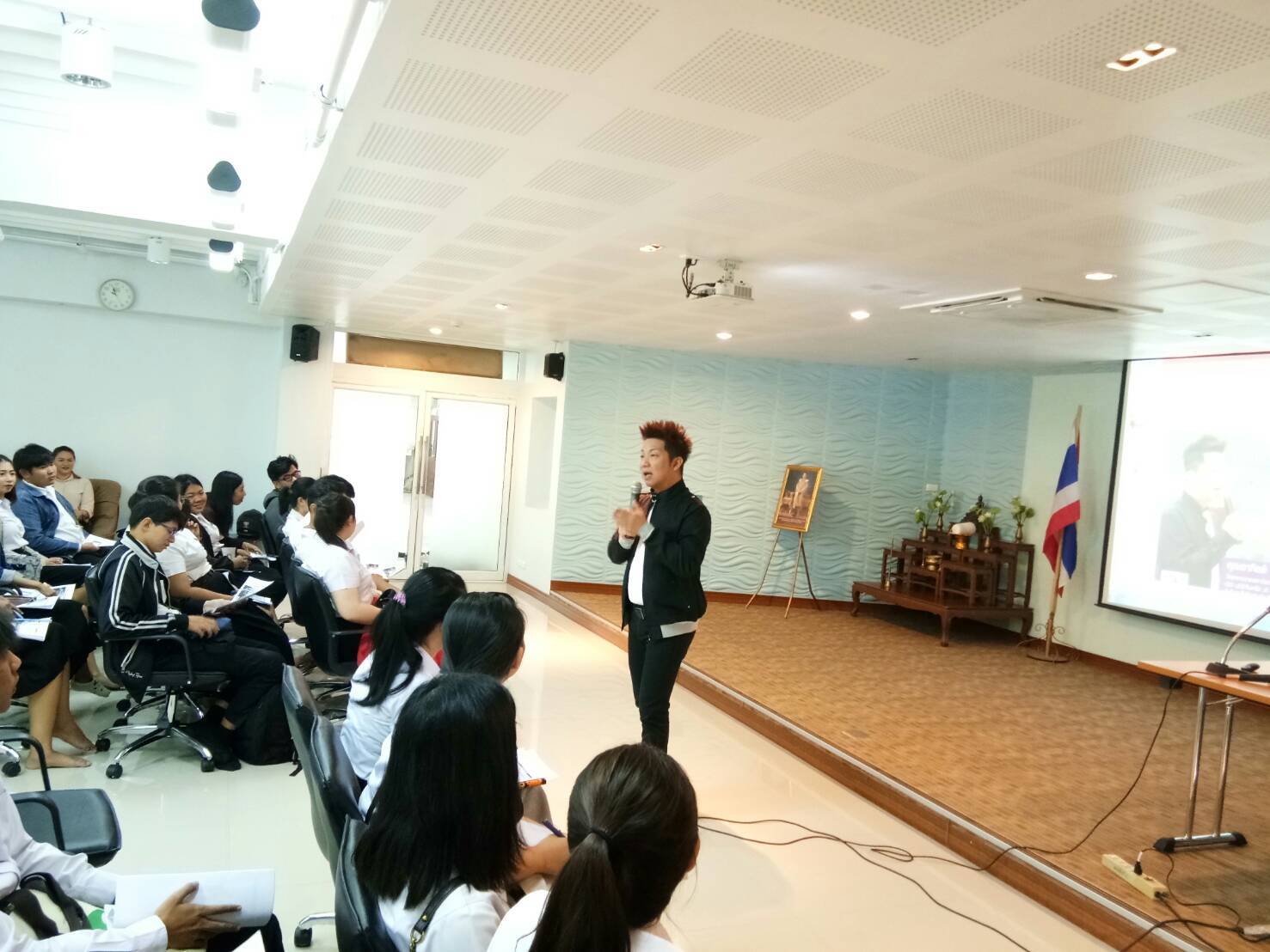 วิทยากรพิเศษ งานปัจฉิมนิเทศ คณะวิทยาศาสตร์ มหาวิทยาลัยราชภัฏรำไพพรรณี รูปที่ 1