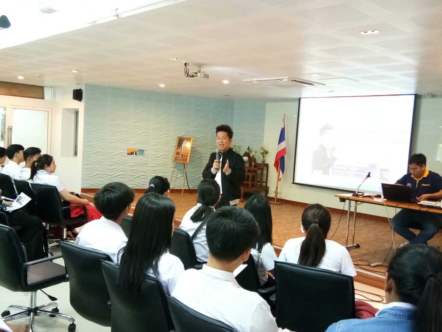 วิทยากรพิเศษ งานปัจฉิมนิเทศ คณะวิทยาศาสตร์ มหาวิทยาลัยราชภัฏรำไพพรรณี รูปที่ 4
