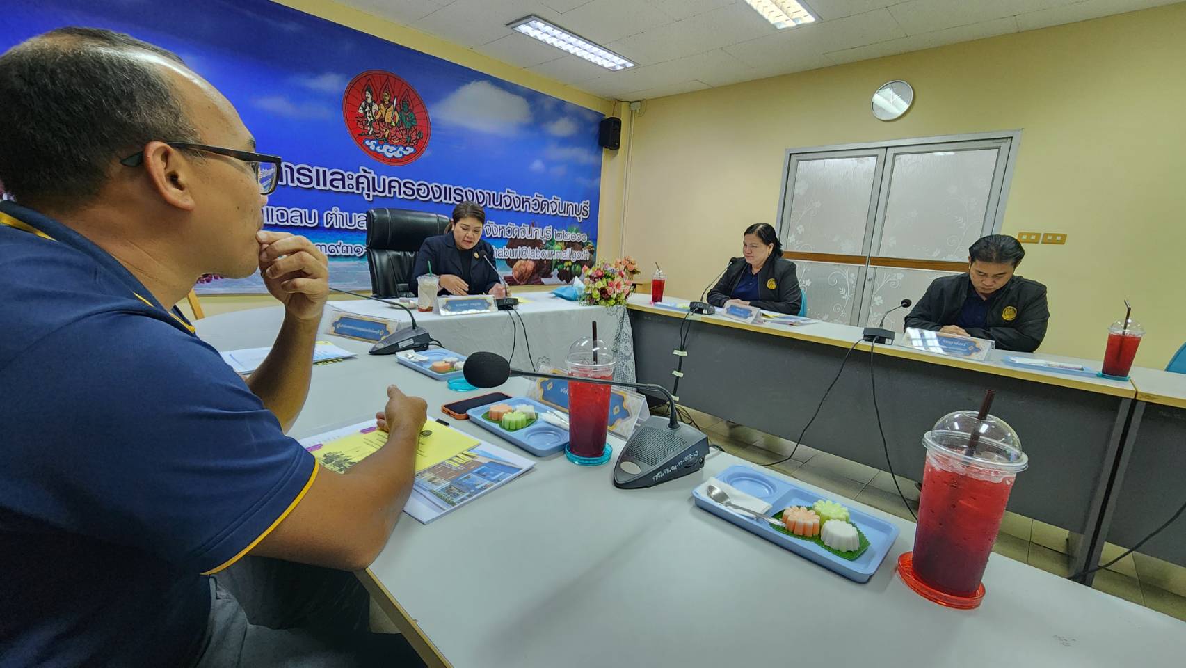 บริษัท จิรการบัญชี จำกัด ได้รับเชิญเข้าร่วมประชุมและนำเสนอผลงาน การรับรองมาตรฐานการป้องกันและแก้ไขปัญหายาเสพติดในสถานประกอบกิจการ (มยส.) ประจำปี 2569 รูปที่ 3